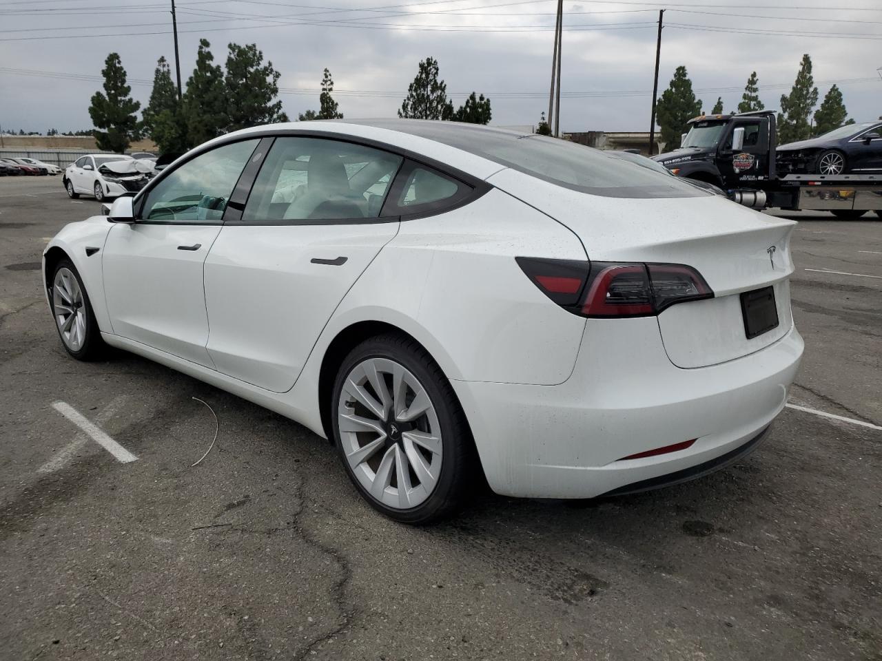 2023 Tesla Model 3 - Фото 2