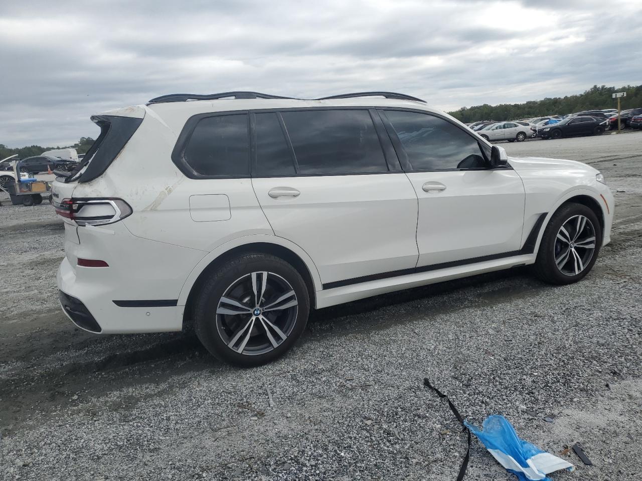 2022 BMW X7 M50I - Фото 3