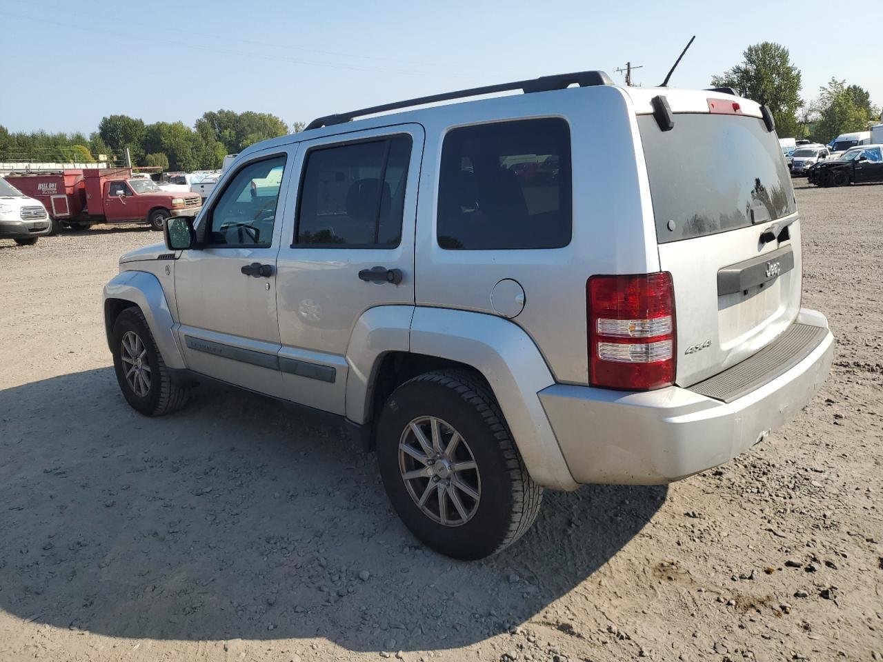 2010 Jeep Liberty Sport - Фото 2