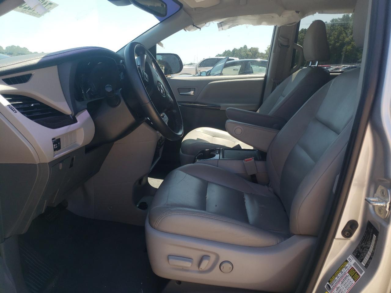 2020 Toyota Sienna Xle - Фото 7