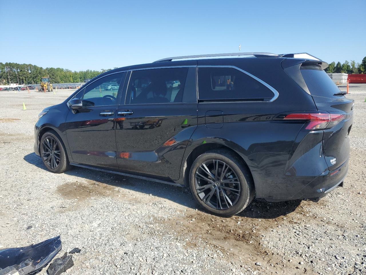 2022 Toyota Sienna Limited - Фото 2