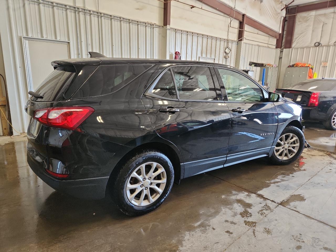 2019 Chevrolet Equinox Ls - Image 3