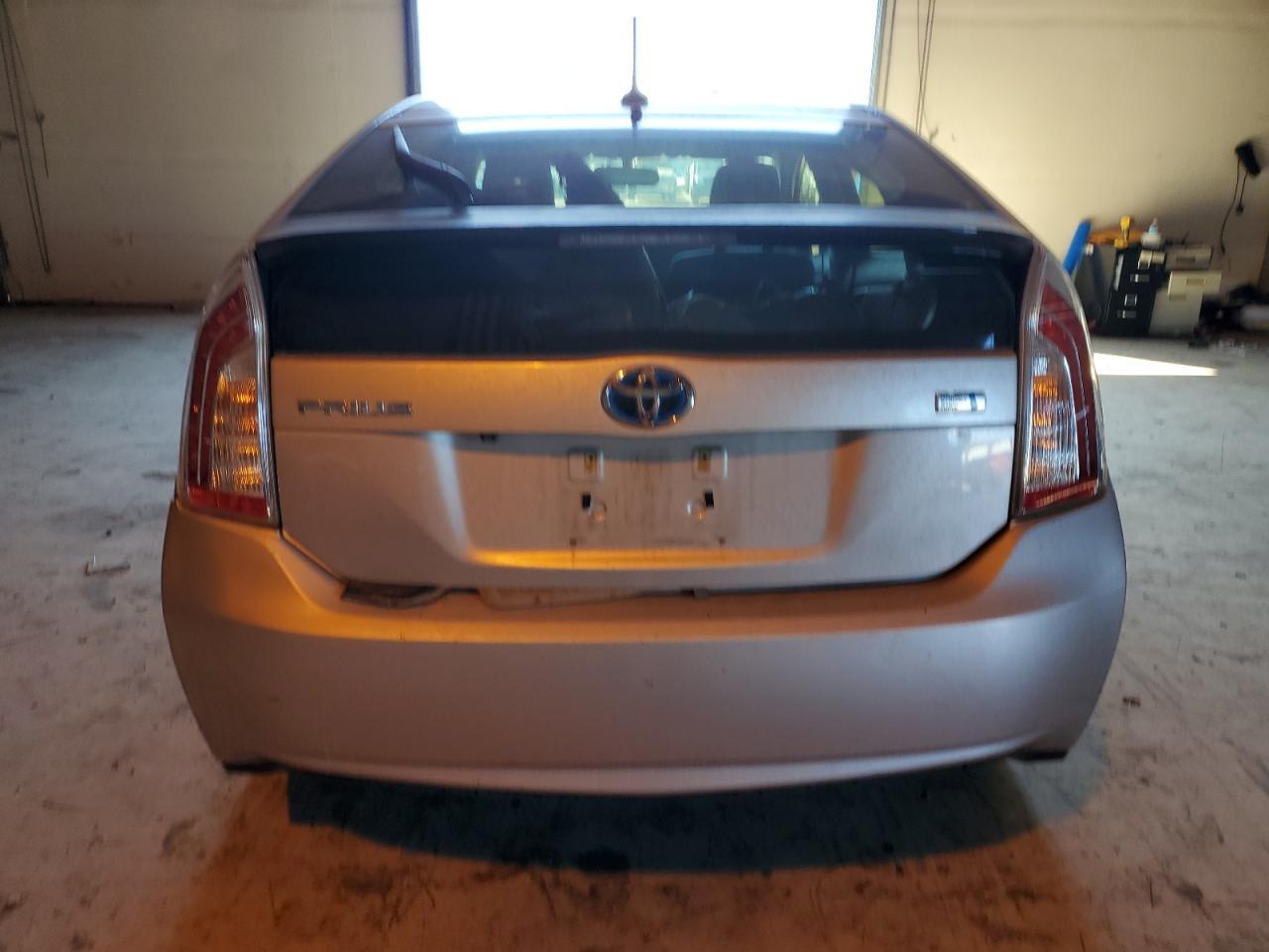 2015 Toyota Prius - Фото 6