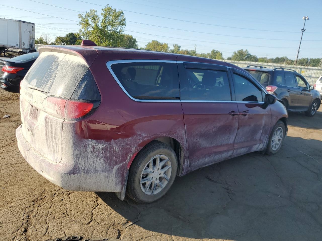 2017 Chrysler Pacifica Touring - Фото 3