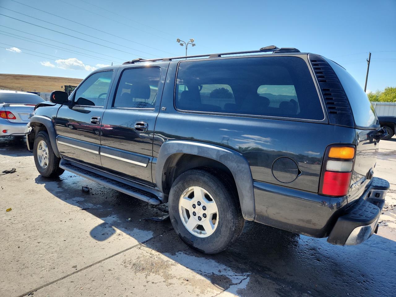 2005 Chevrolet Suburban K1500 - Image 2