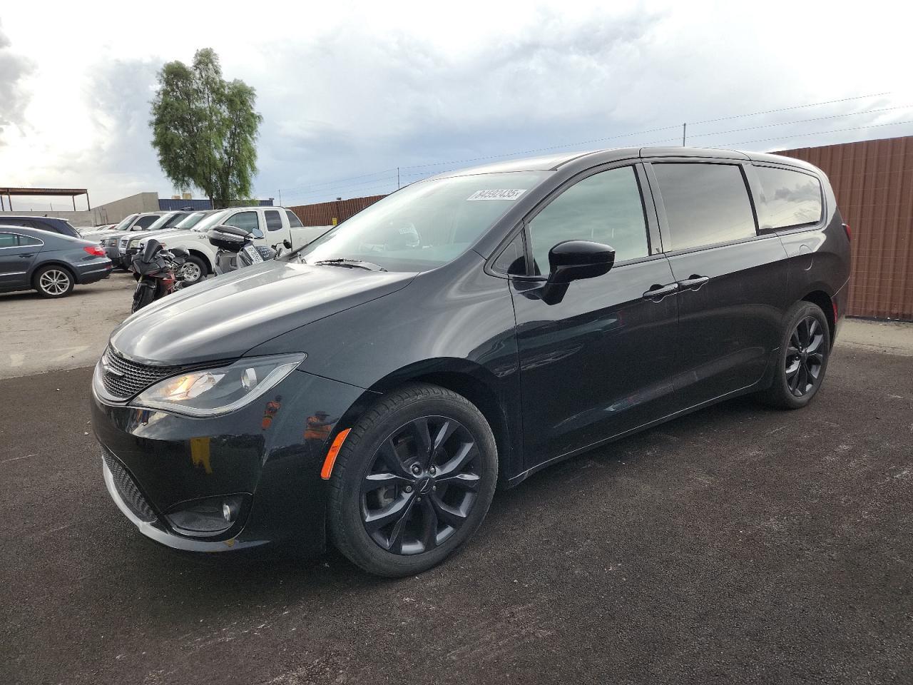 2020 Chrysler Pacifica Touring
