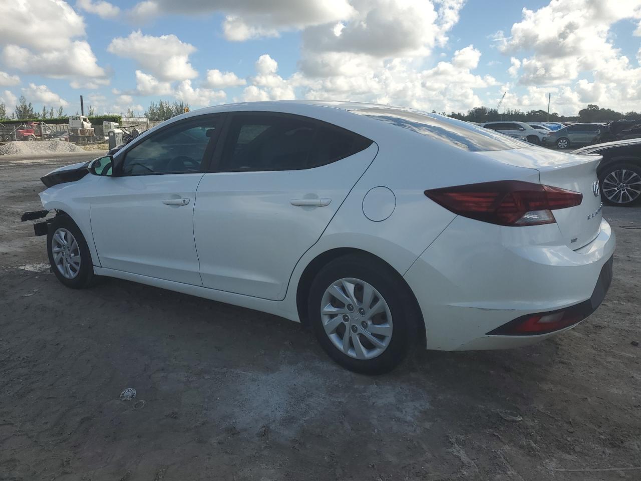 2019 Hyundai Elantra Se - Фото 2