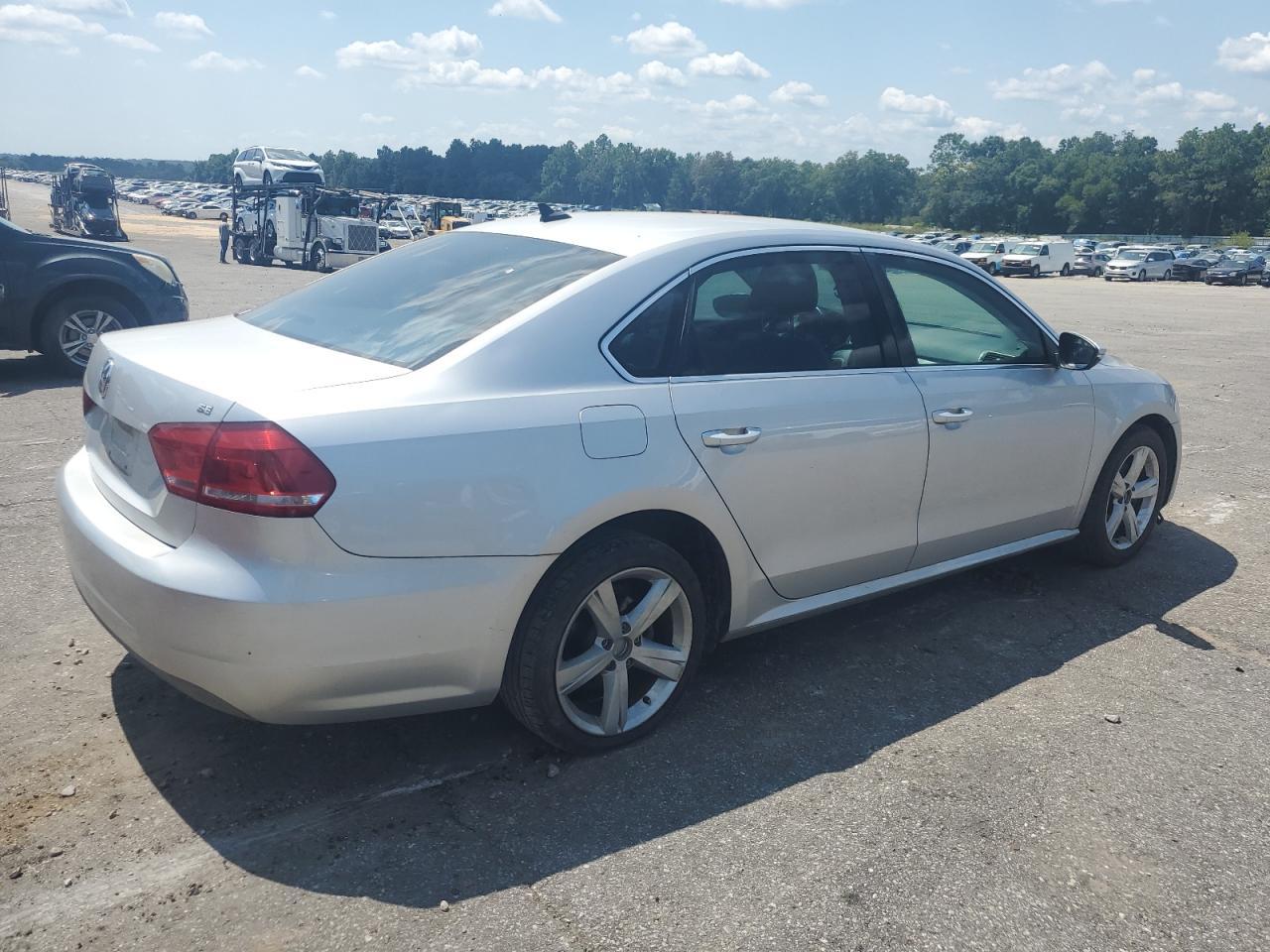 2012 Volkswagen Passat Se - Фото 3