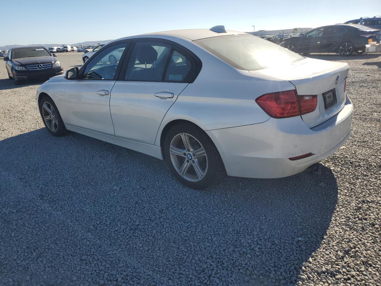 2015 BMW 328 I - Фото 2