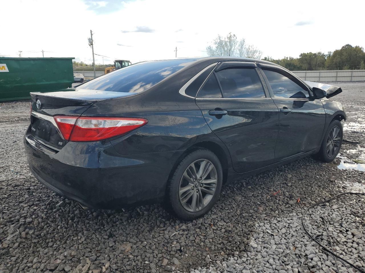 2017 Toyota Camry Le - Фото 3