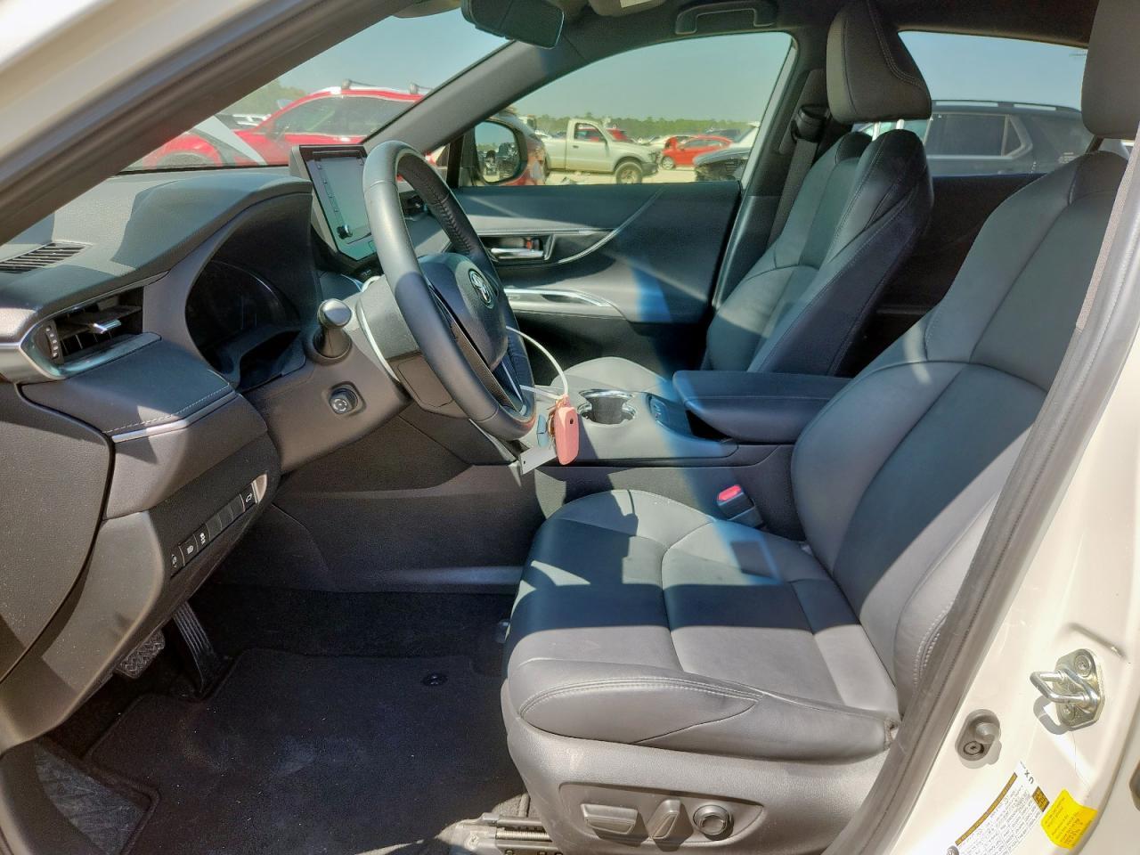 2022 Toyota Venza Le - Фото 7