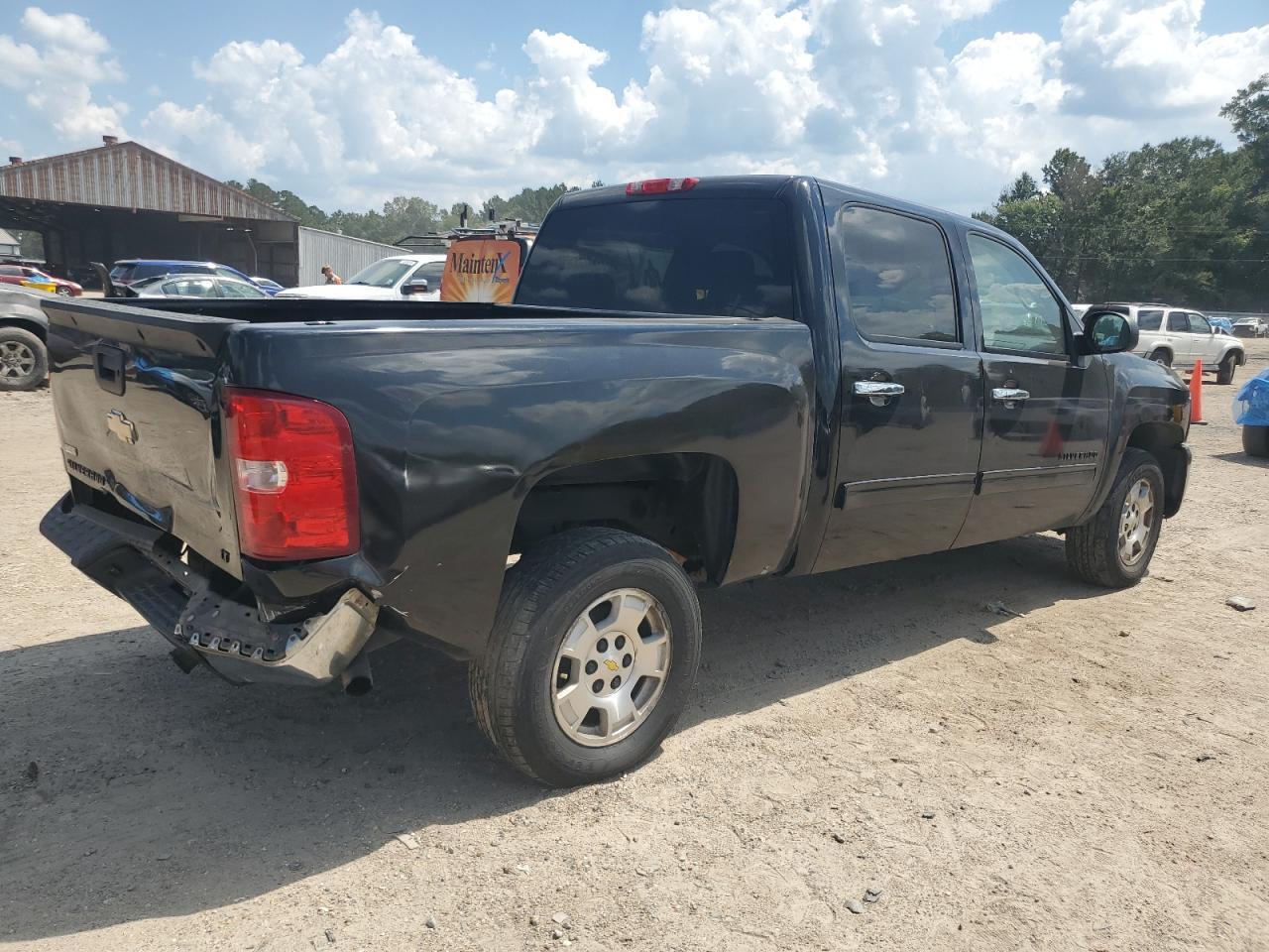 2011 Chevrolet Silverado C1500 Lt - Image 3