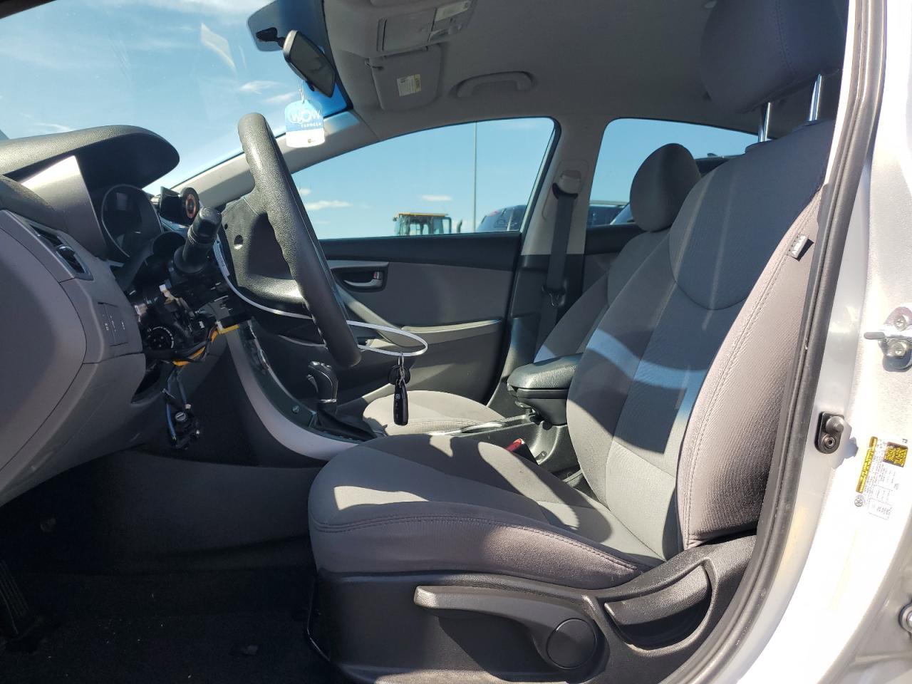 2016 Hyundai Elantra Se - Фото 7