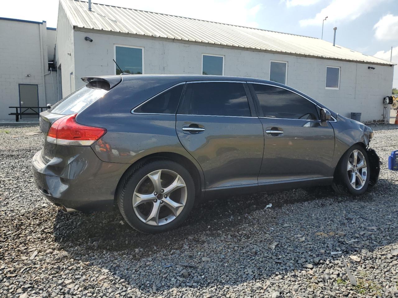 2012 Toyota Venza Le - Image 3