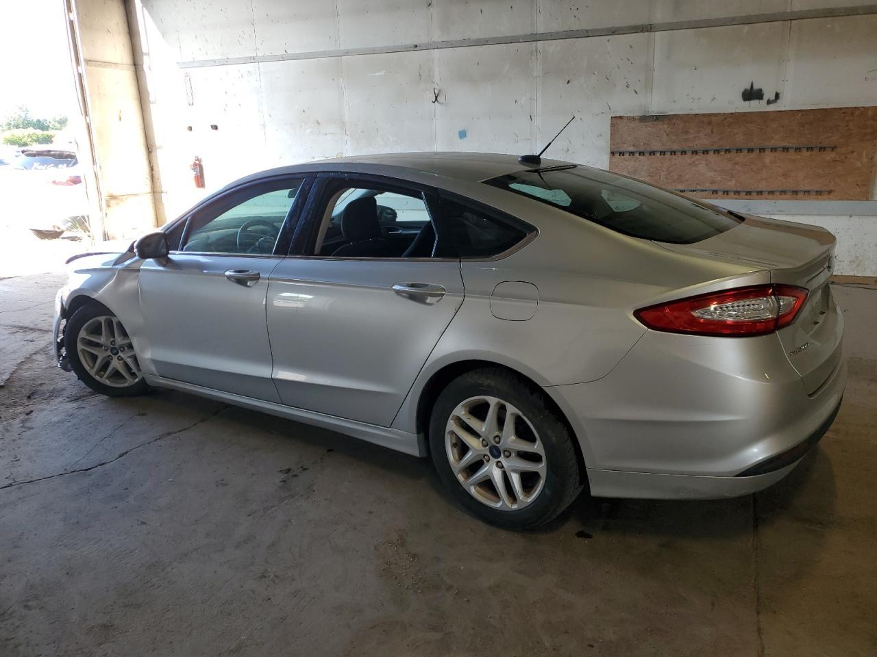 2015 Ford Fusion Se - Image 2