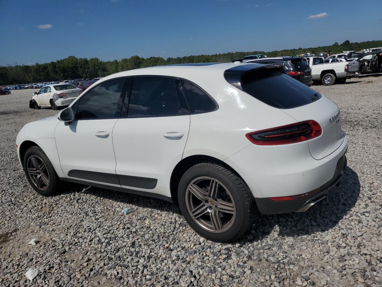 2017 Porsche Macan - Image 2