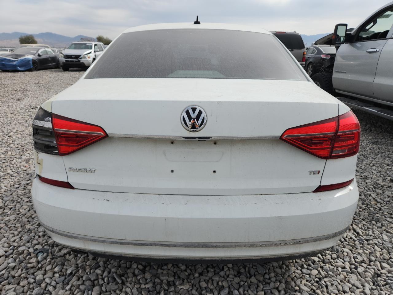2016 Volkswagen Passat S - Фото 6