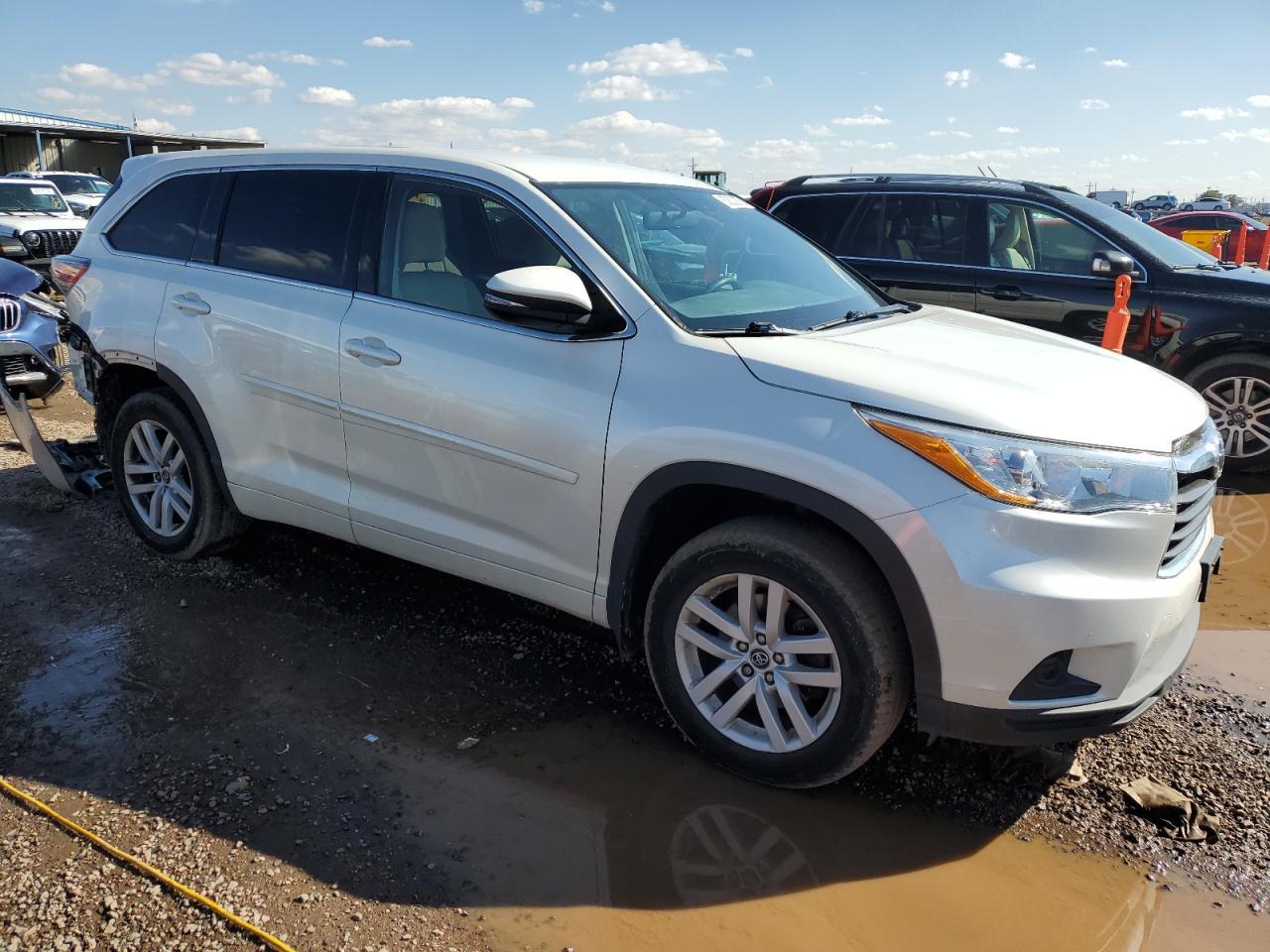 2016 Toyota Highlander Le - Image 4