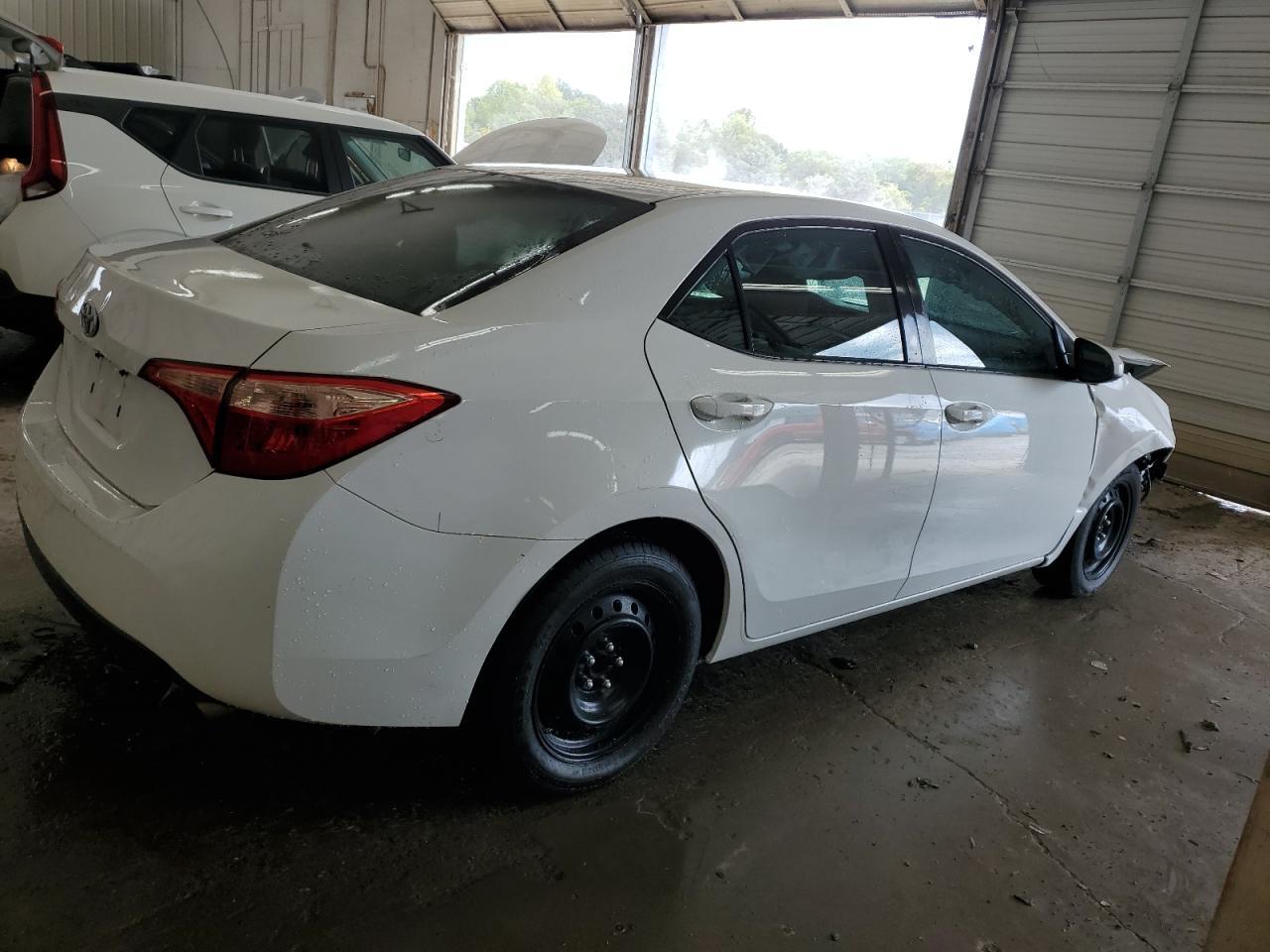 2017 Toyota Corolla L - Фото 3