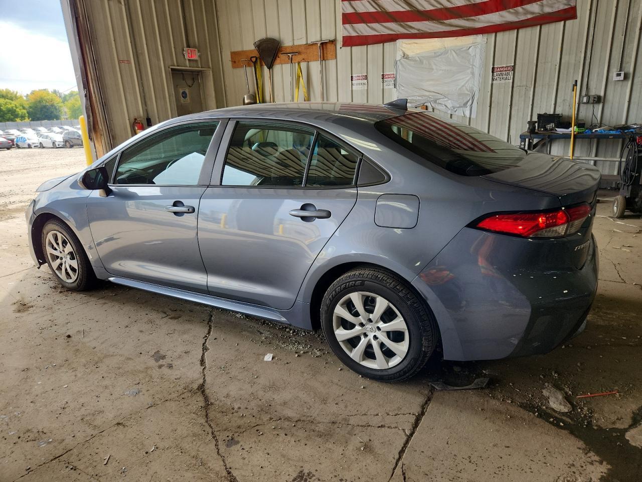 2021 Toyota Corolla Le - Image 2