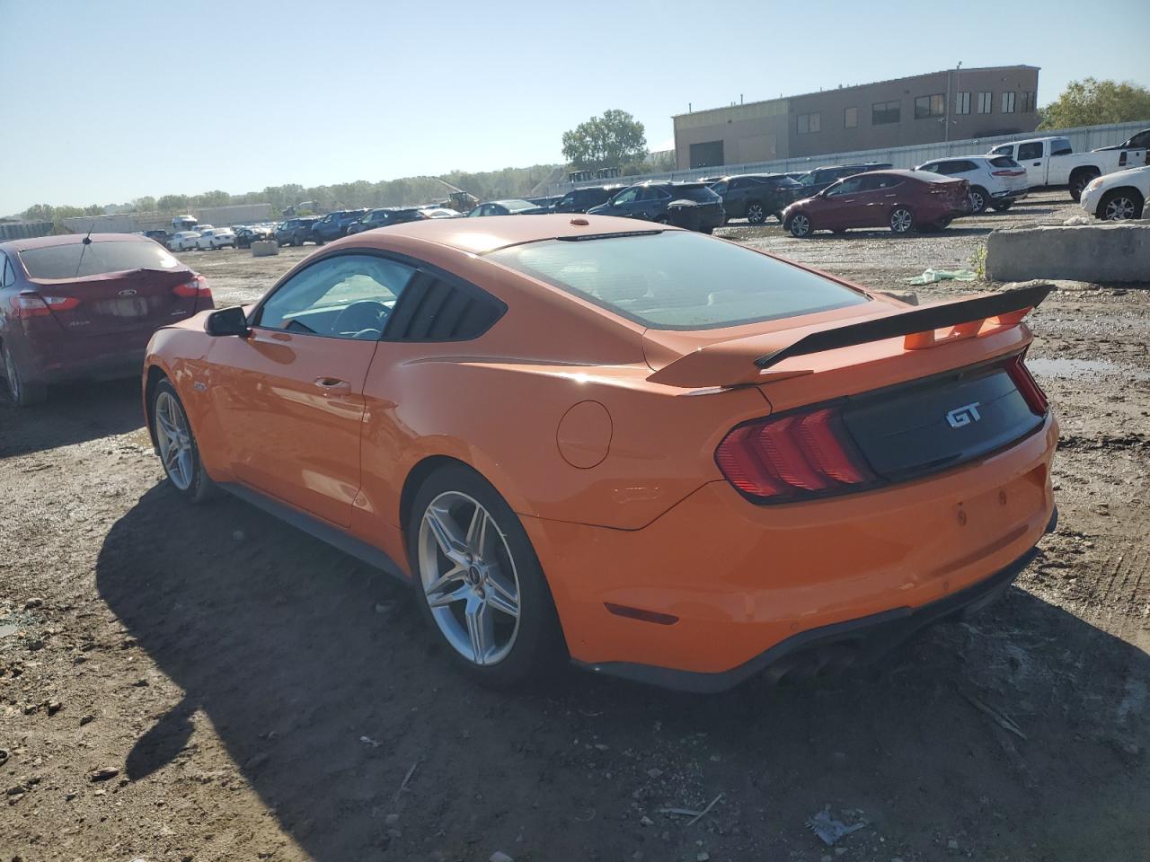 2020 Ford Mustang Gt - Фото 2