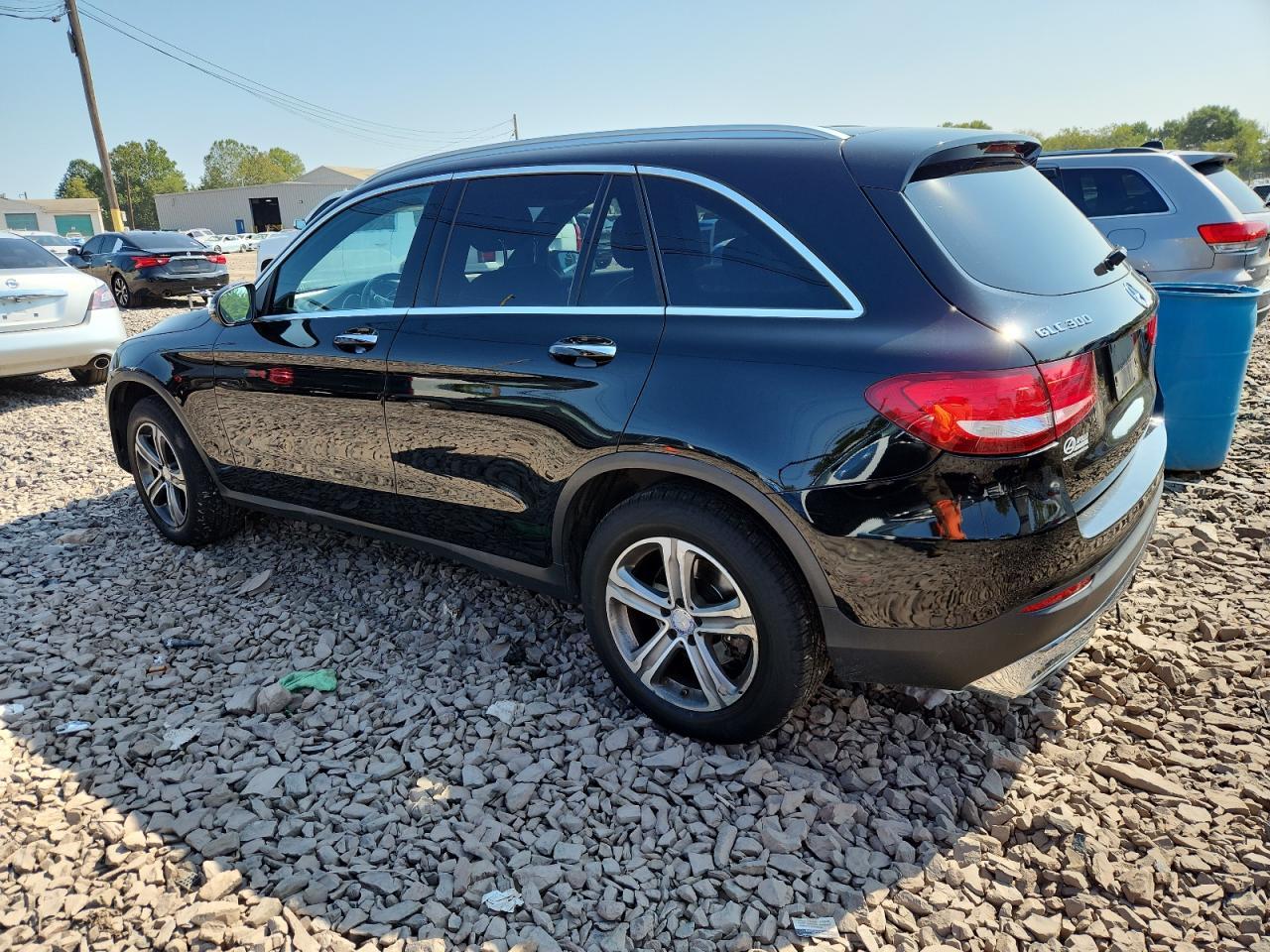 2017 Mercedes-Benz Glc 300 4Matic - Image 2