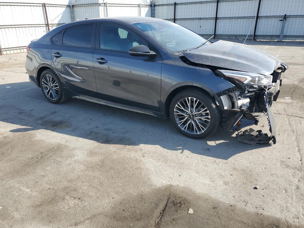 2024 Kia Forte Gt Line - Фото 4