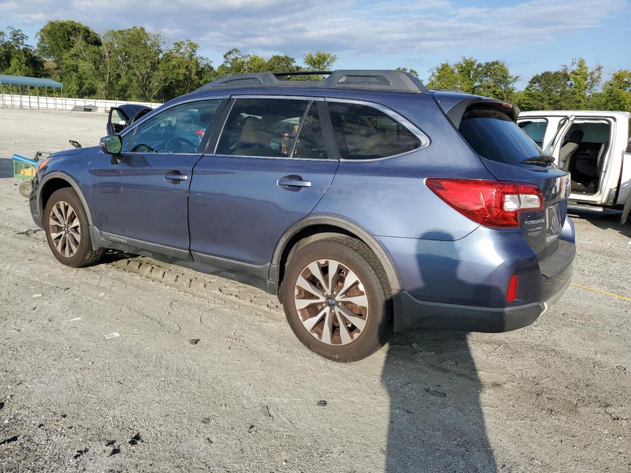 2015 Subaru Outback 3.6R Limited - Image 2