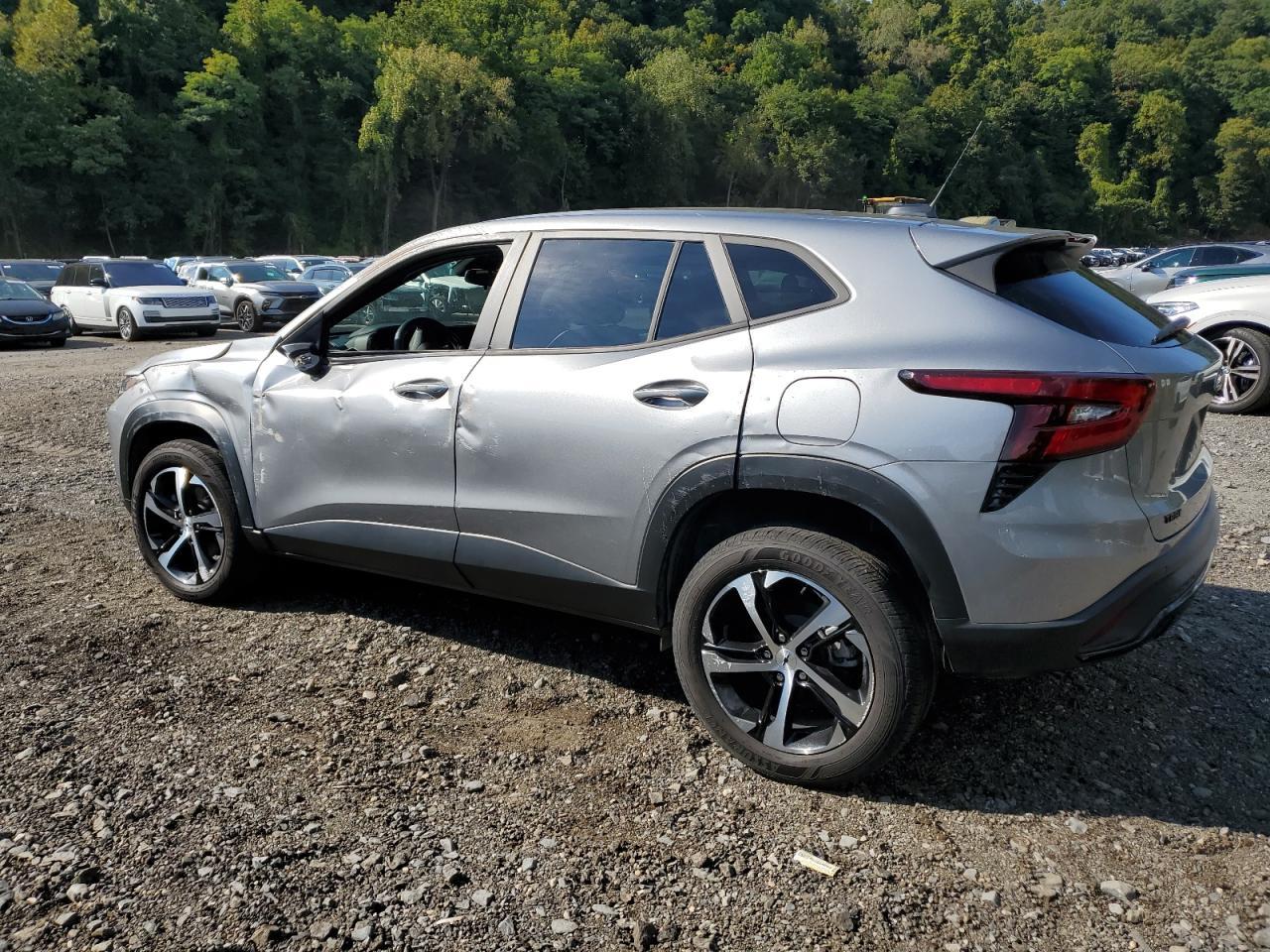 2024 Chevrolet Trax 1Rs - Фото 2