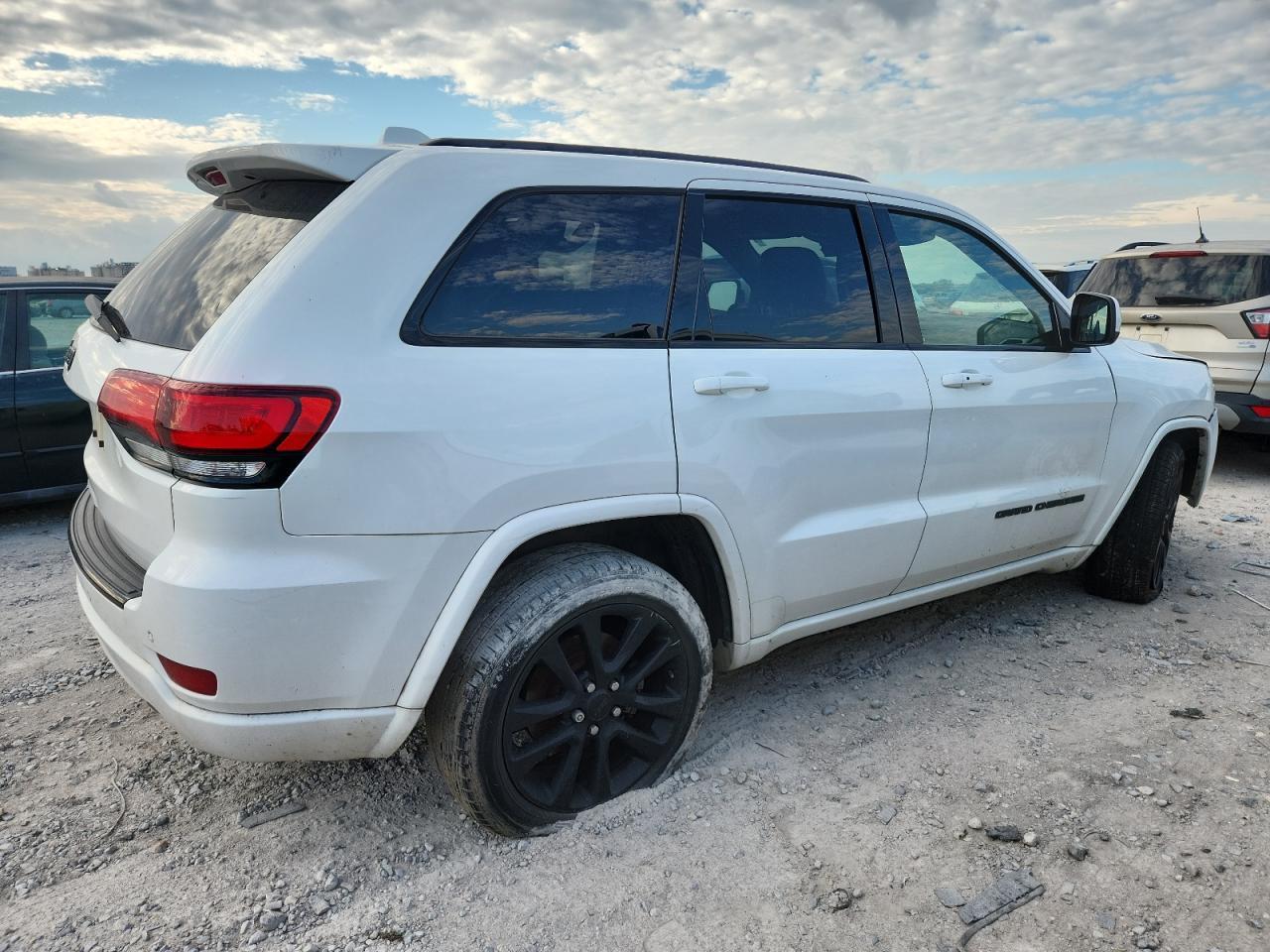 2017 Jeep Grand Cherokee Laredo - Фото 3