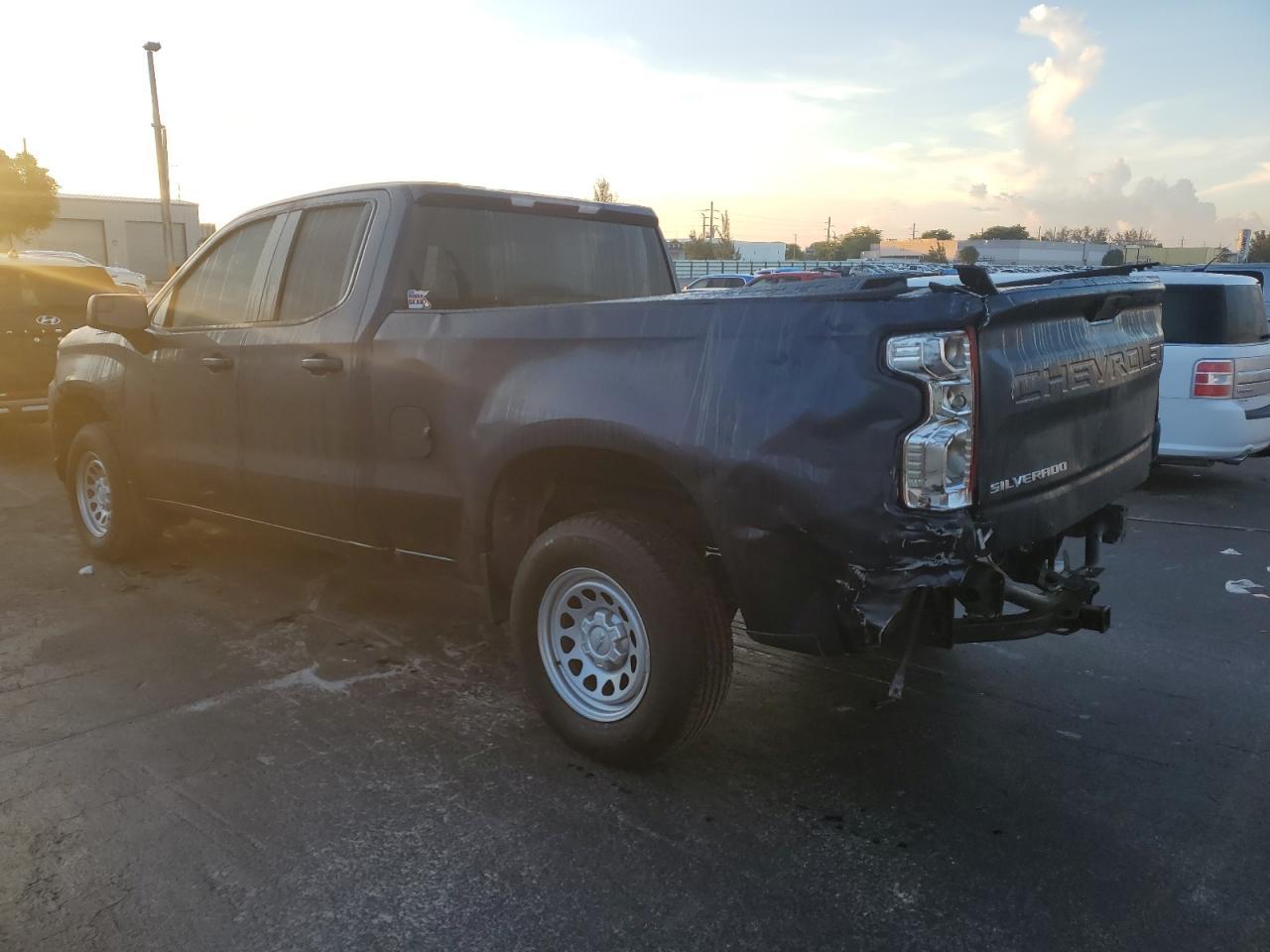 2021 Chevrolet Silverado C1500 - Фото 2