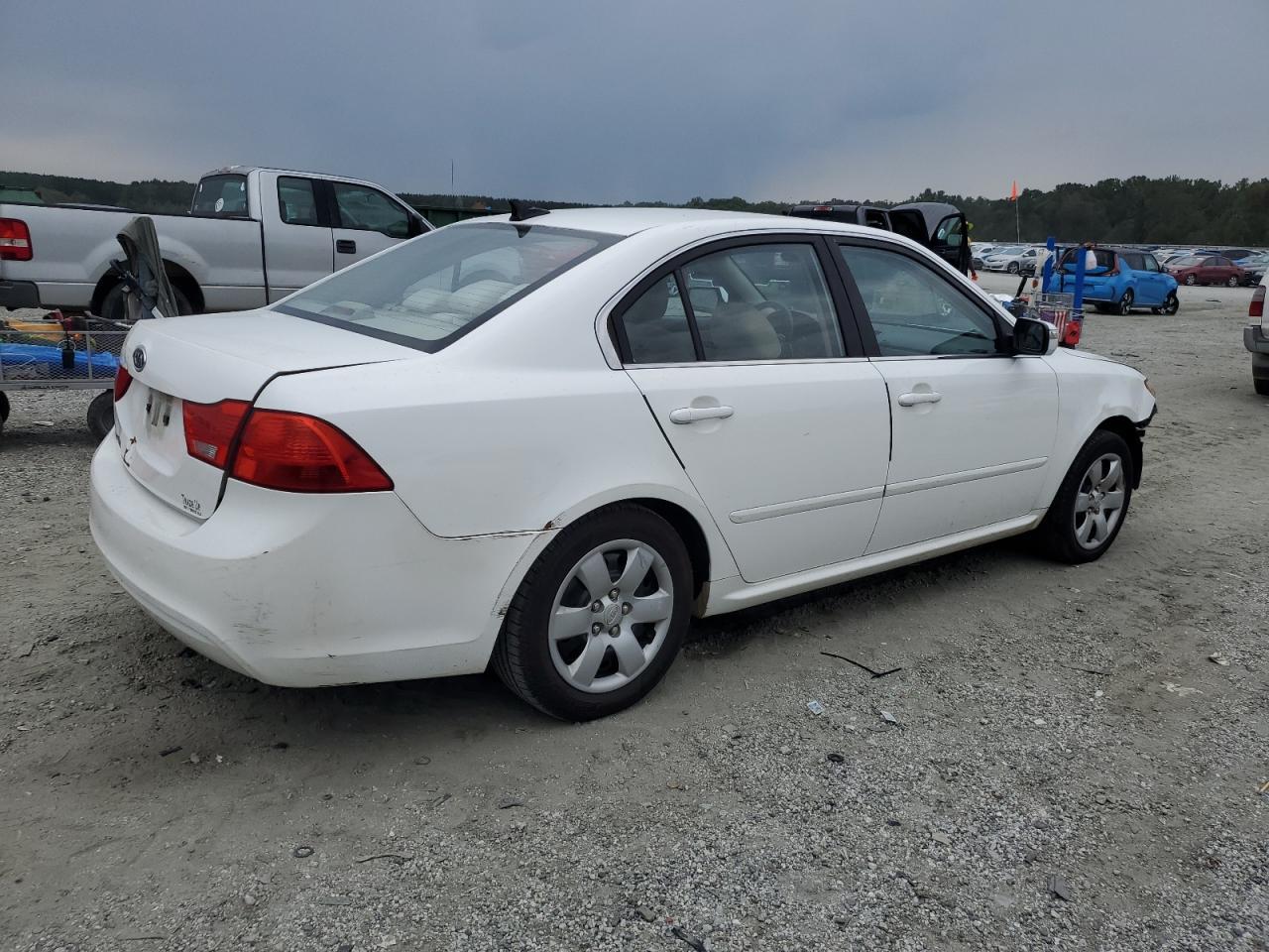 2010 Kia Optima Lx - Image 3