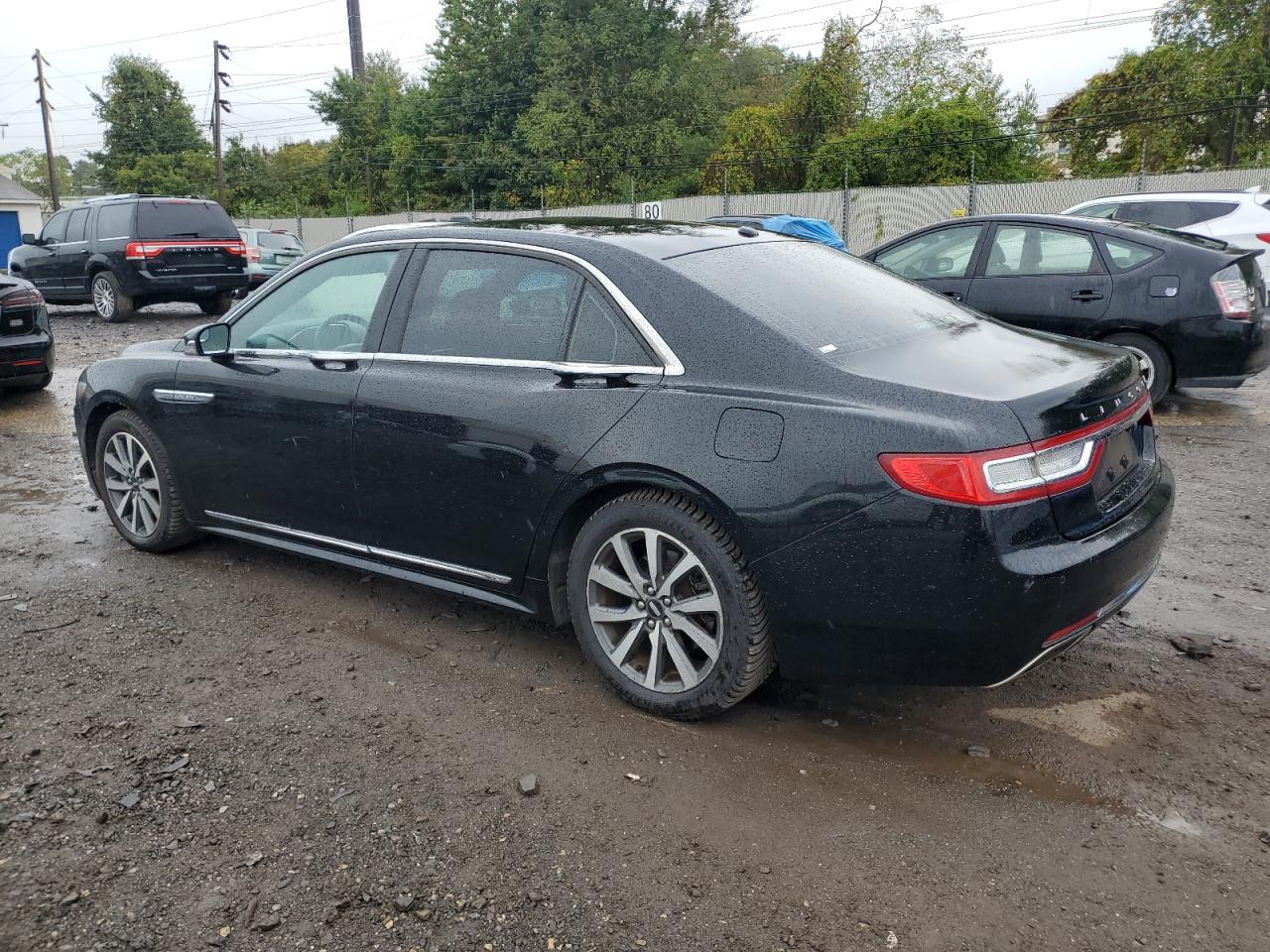 2017 Lincoln Continental Premiere - Фото 2