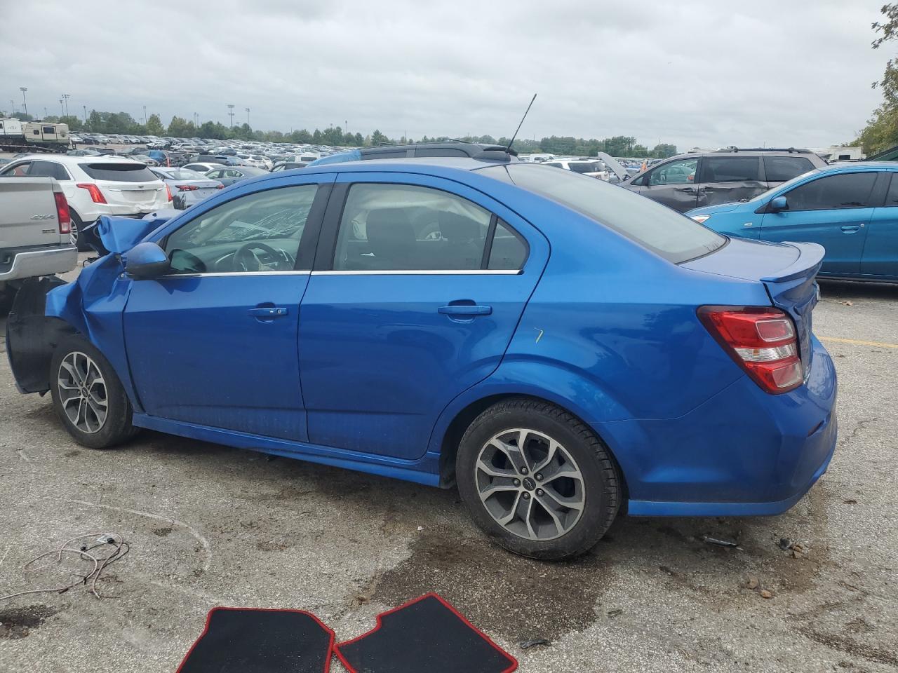 2019 Chevrolet Sonic Lt - Фото 2