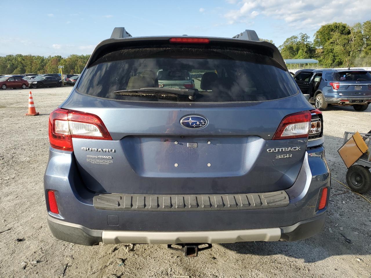 2015 Subaru Outback 3.6R Limited - Image 6