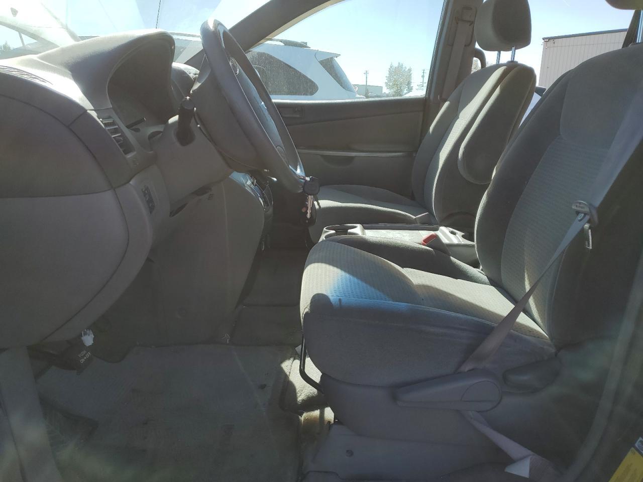 2006 Toyota Sienna Ce - Image 7