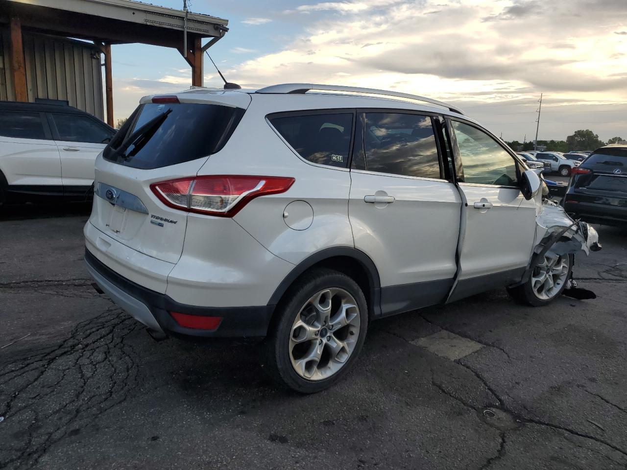 2016 Ford Escape Titanium - Фото 3