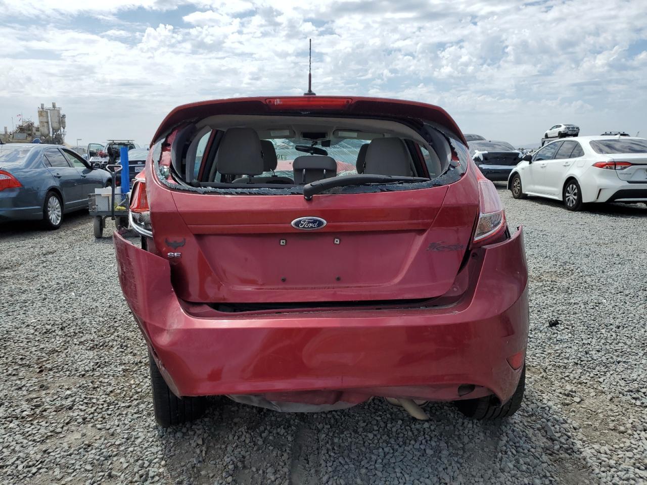 2016 Ford Fiesta Se - Фото 6