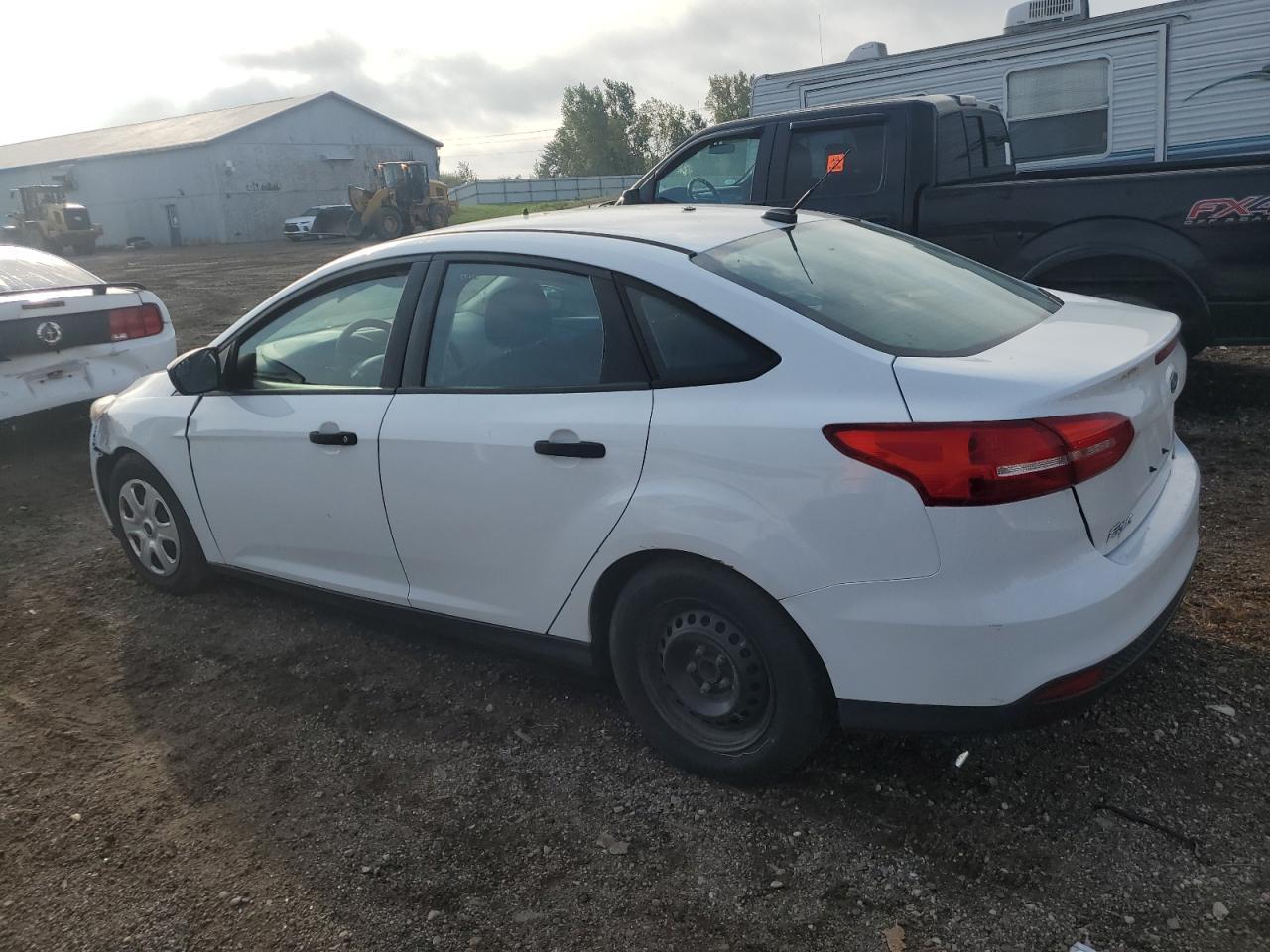 2015 Ford Focus S - Фото 2