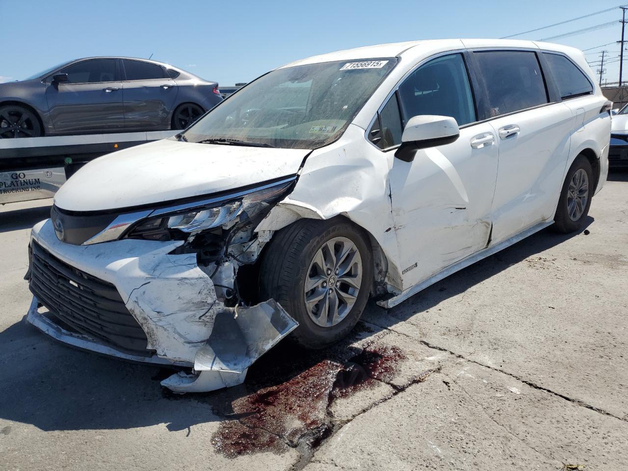 2021 Toyota Sienna Le