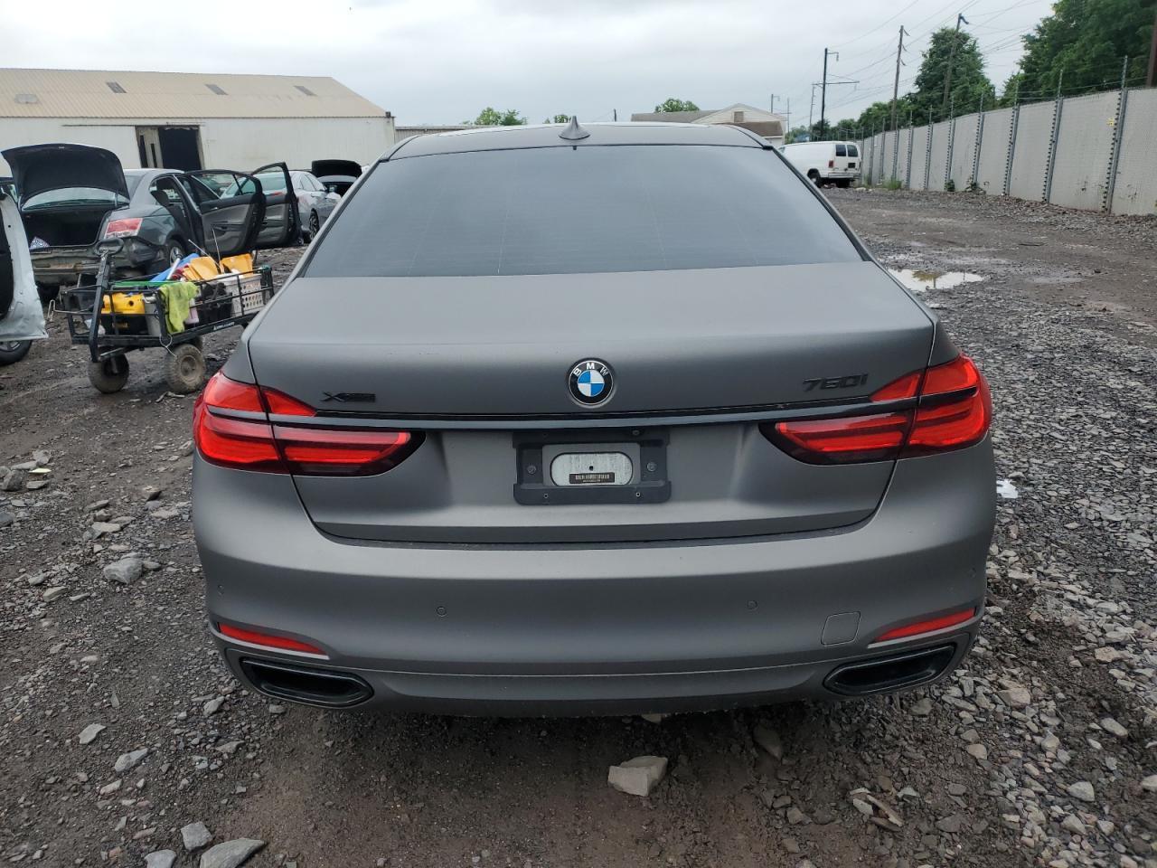 2016 BMW 750 Xi - Image 6