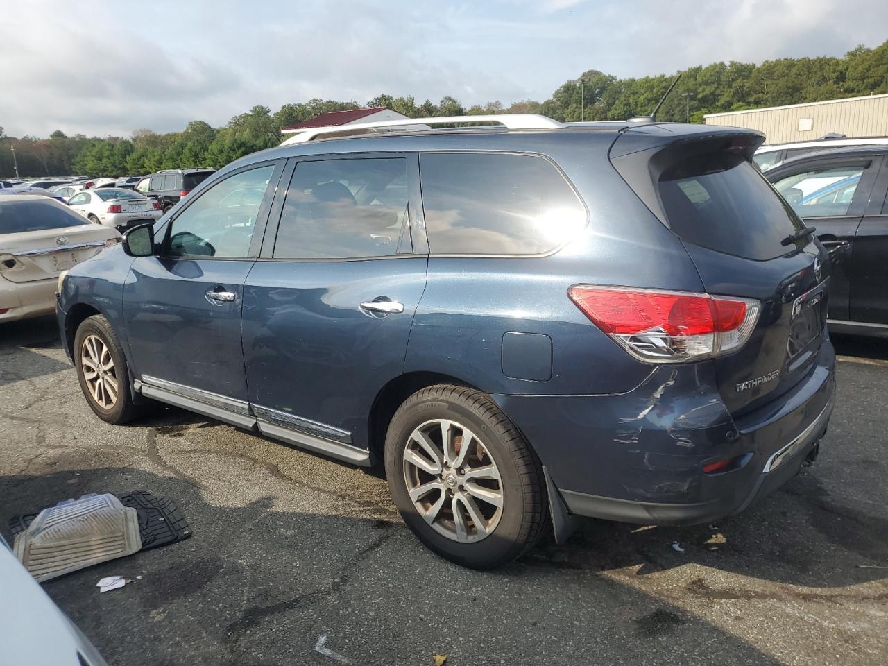 2014 Nissan Pathfinder S - Фото 2