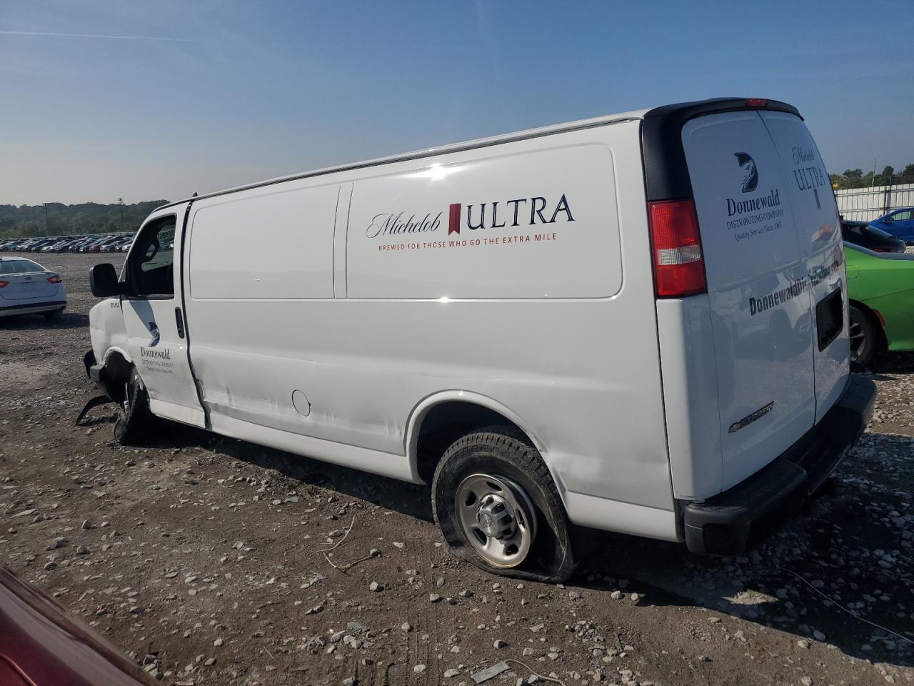 2018 Chevrolet Express G3500 - Фото 2