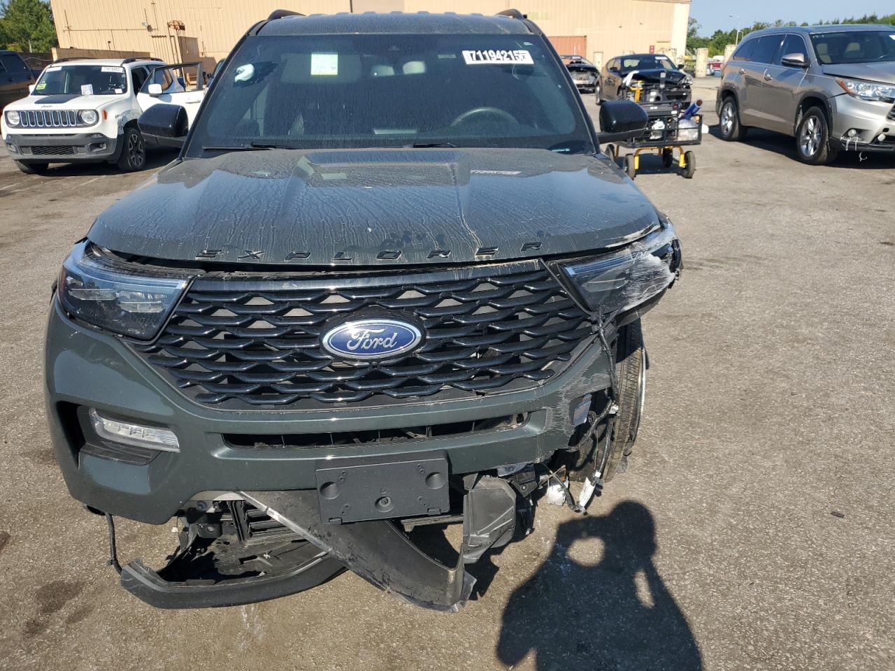 2023 Ford Explorer St-Line - Фото 5