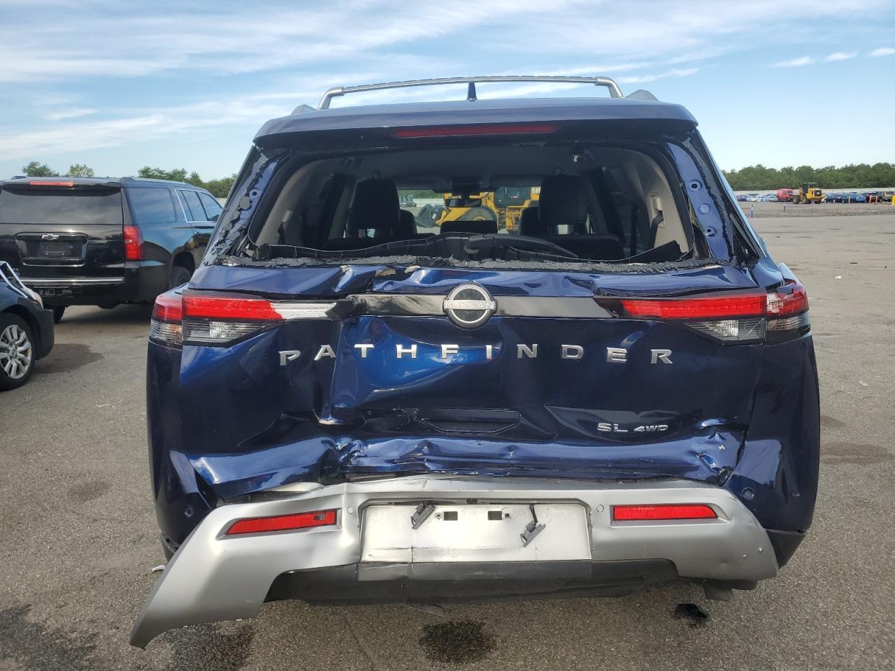 2024 Nissan Pathfinder Sl - Image 6