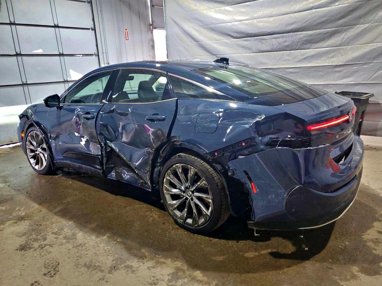 2025 Toyota Crown Xle - Фото 2