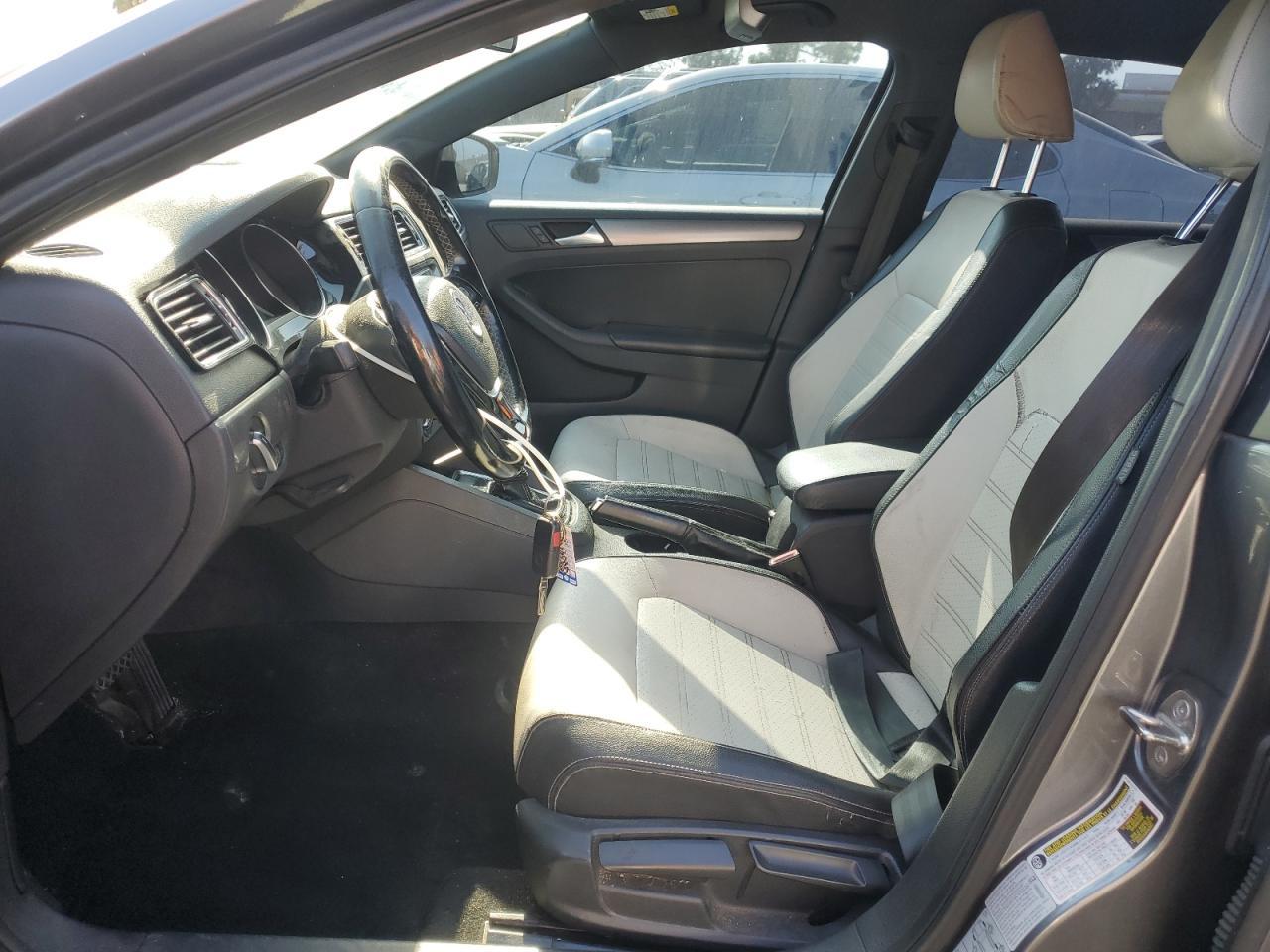 2016 Volkswagen Jetta Sport - Image 7