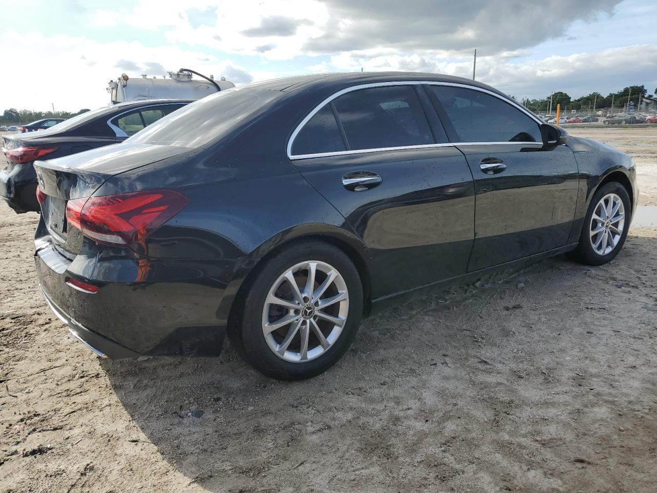 2019 Mercedes-Benz A 220 - Image 3