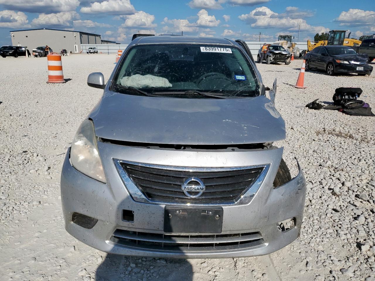 2013 Nissan Versa S - Фото 4