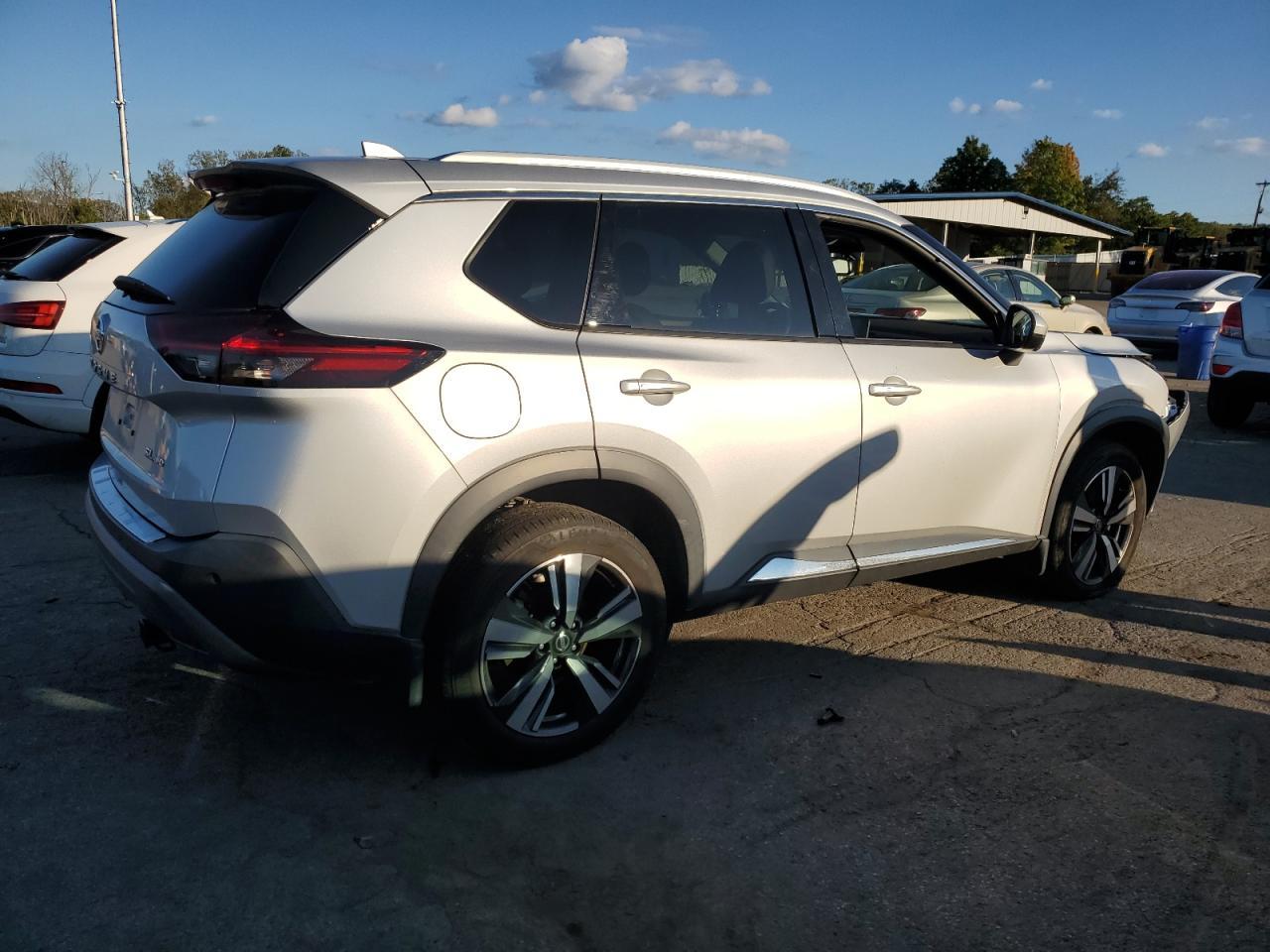 2021 Nissan Rogue Sl - Image 3